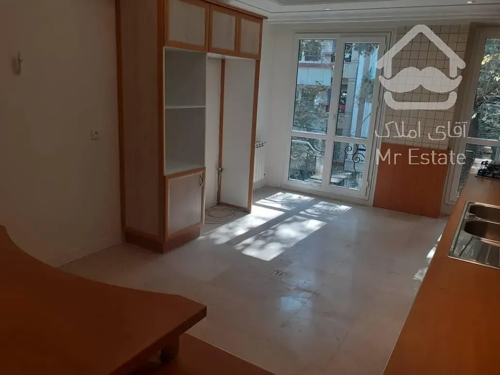 اجاره و رهن آپارتمان محمودیه 130  متر لوکس