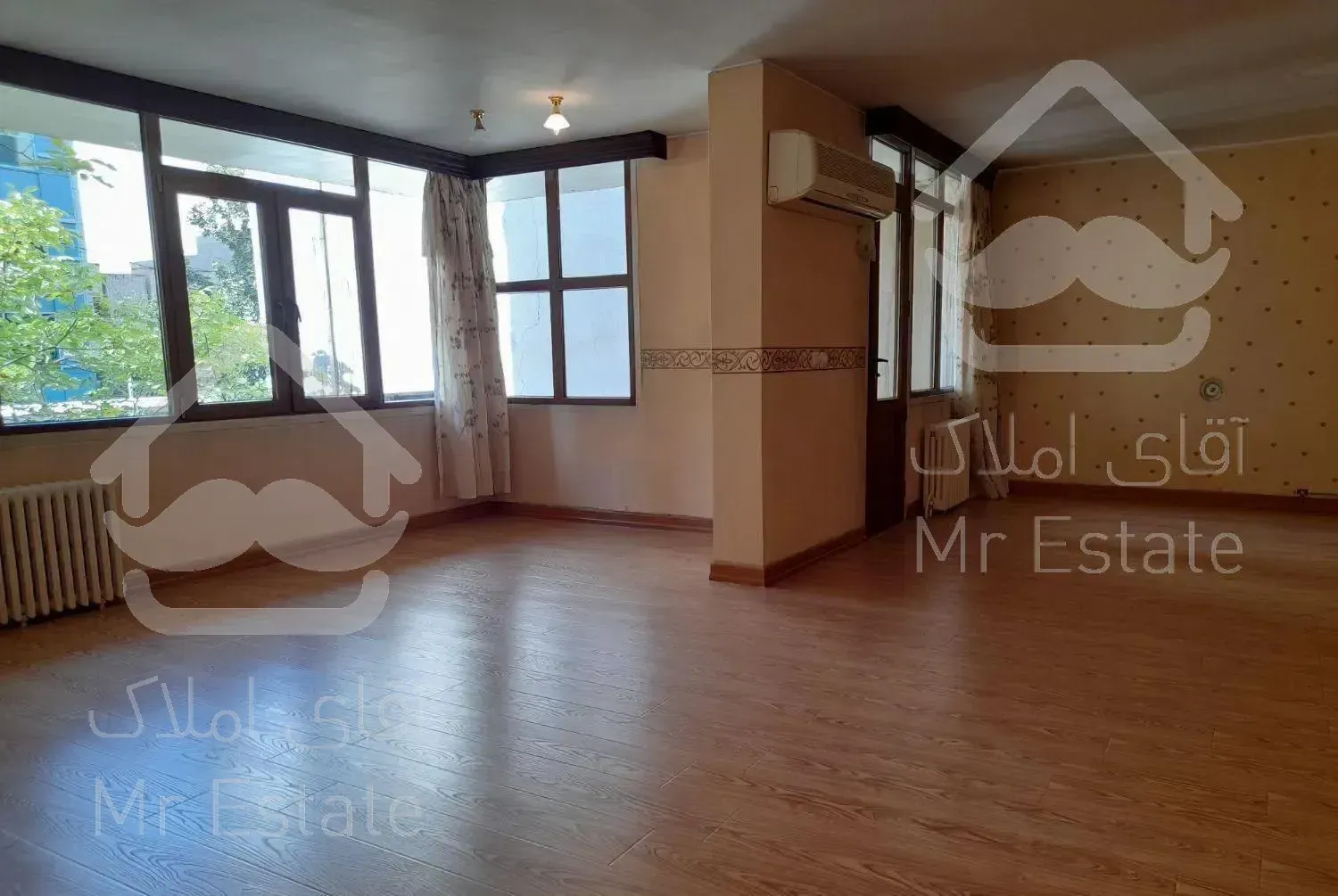 آپارتمان ۲۳۰ متر تکواحدی ۳ خوابه آرژانتین غرق نور