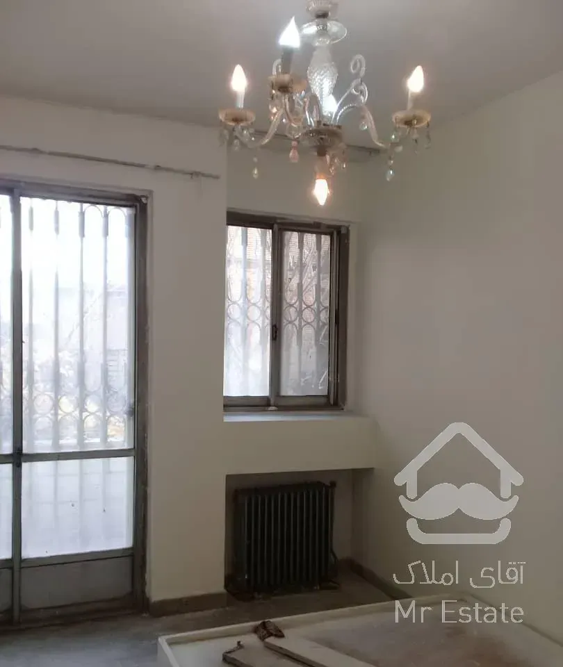 ۱۴۰متر با۲۰۰متر حیاط