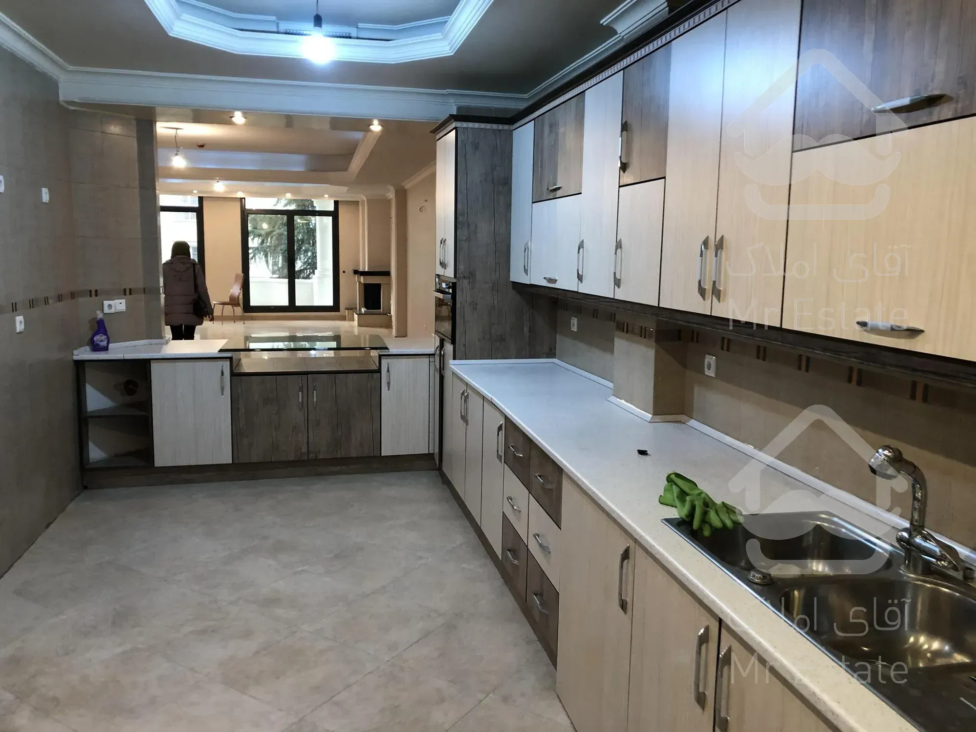 رهن و اجاره آپارتمان ۲۲۰ متری ۳ خوابه کامرانیه