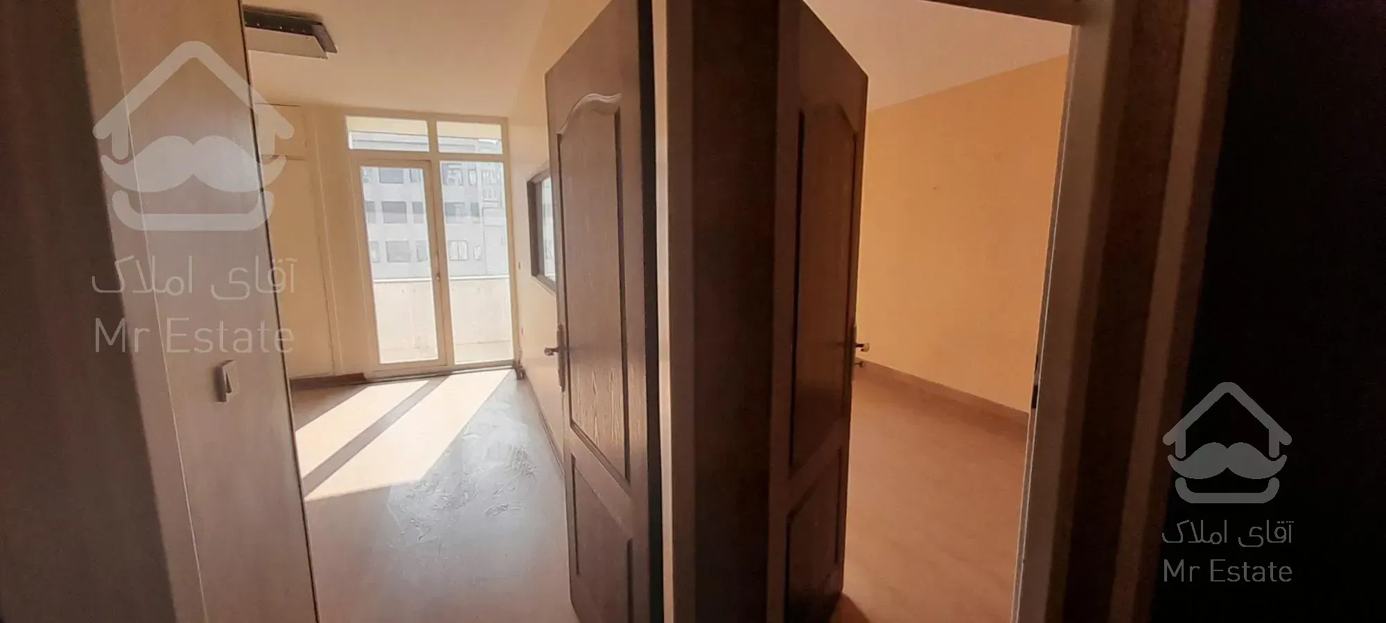 جردن ۱۳۷ متری سند اداری / پارکینگ باکس