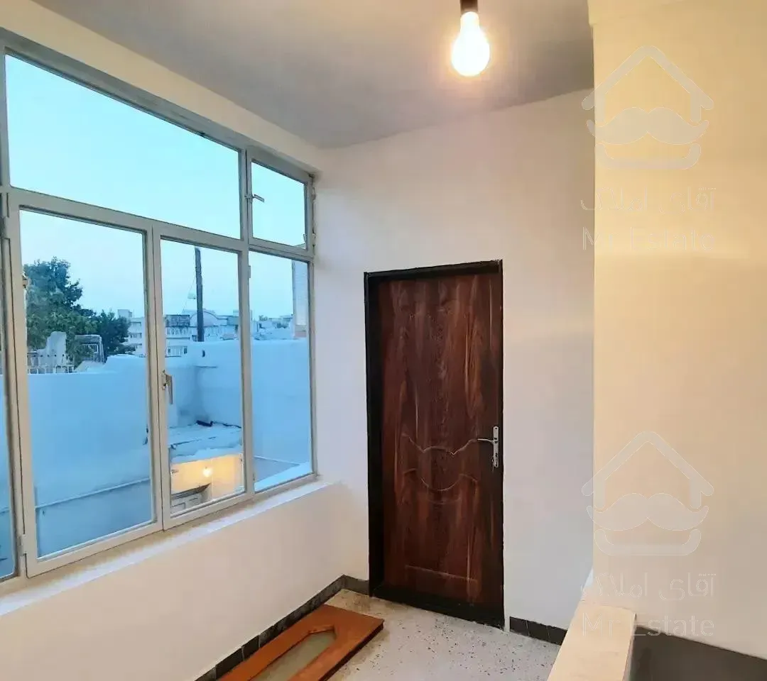 دوطبقه سندتک برگ نزدیک به خیابان اصلی مرکز شهر