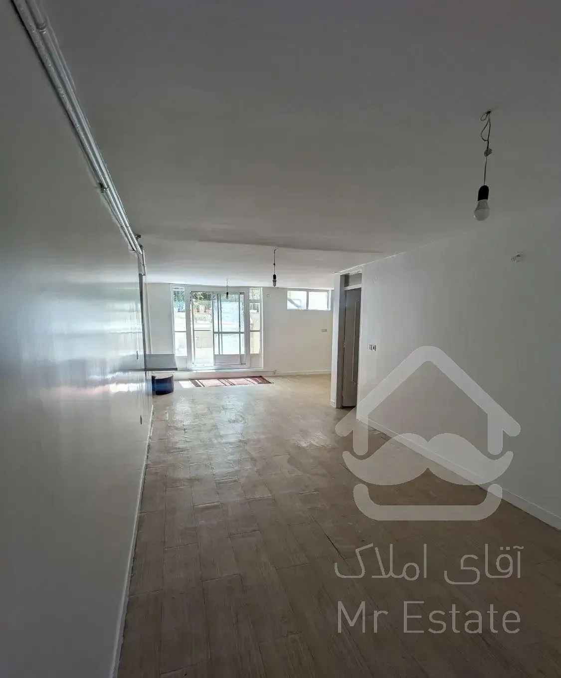 زیرهمکف ۷۵متر جنوبی مشرف به حیاط مشجر ویلایی ۱خواب