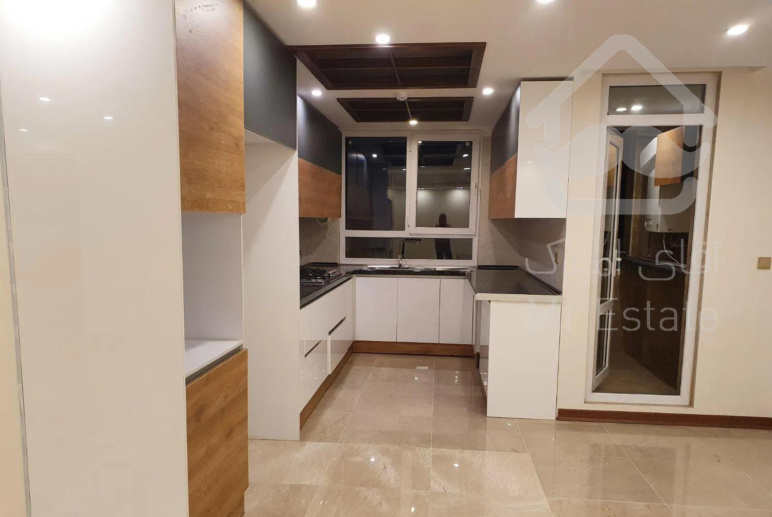 ۱۱۰ متر دوخوابه فول امکانات