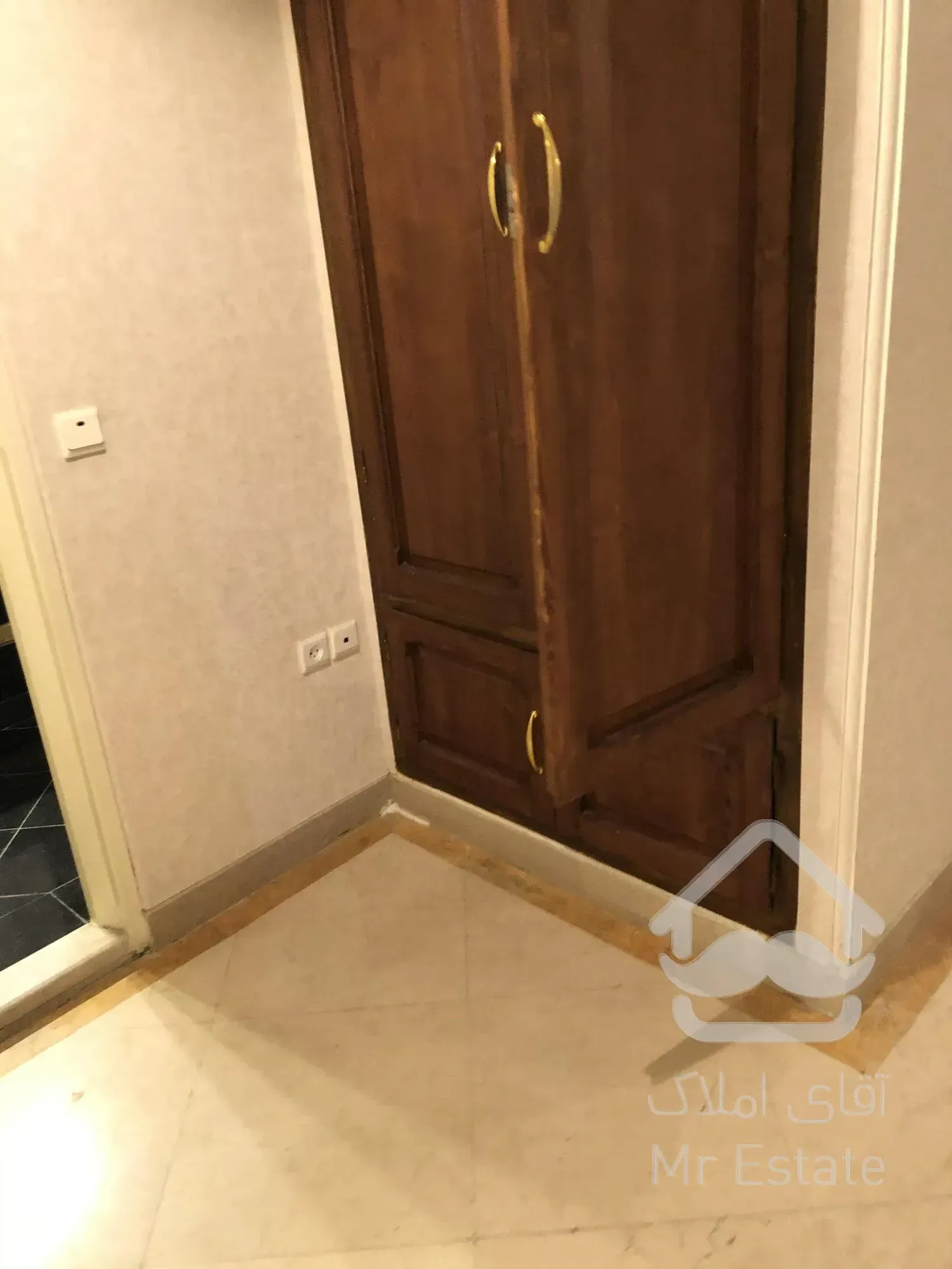 رهن و اجاره آپارتمان ۲۲۰ متری ۳ خوابه کامرانیه