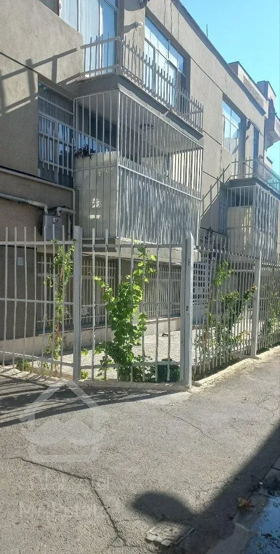 بهارستان ملت چراغ برق  ظهیرالاسلام دفتر انبار