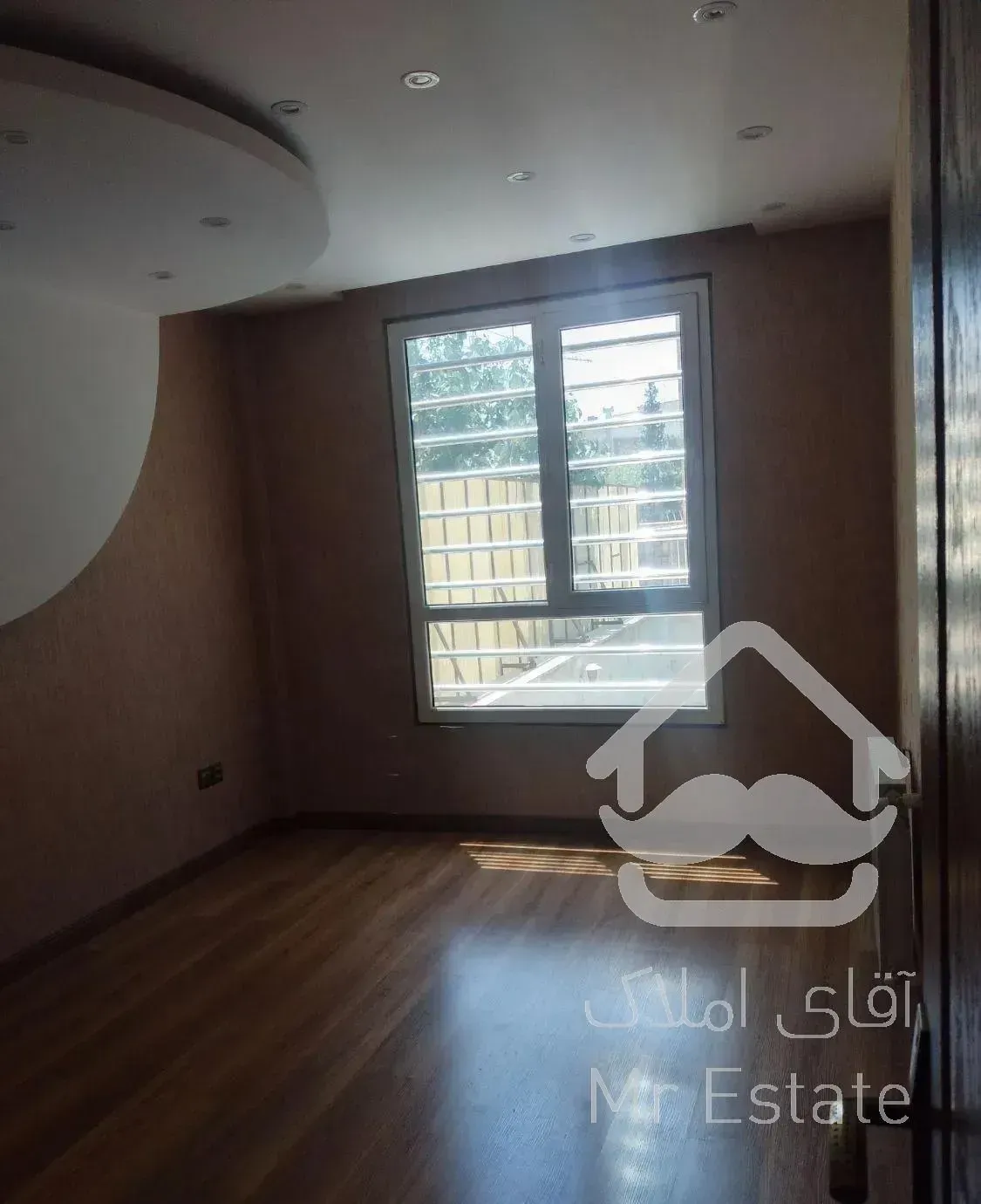 آپارتمان ۱۳۰ متری (ساقدوش -گلستان)