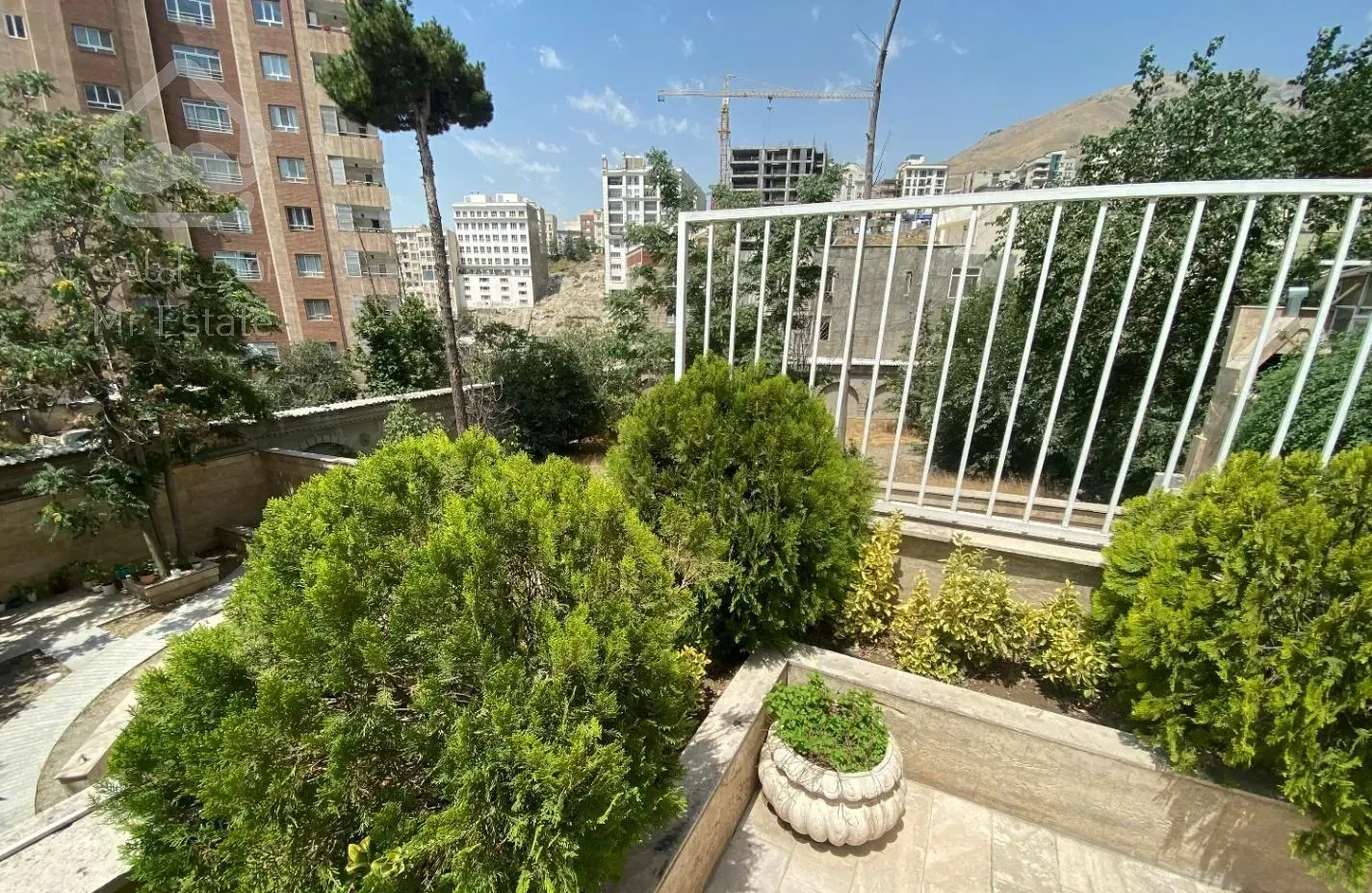 برج باغ ۱۱۰متر+۷۰متر تراس اختصاصی(توضیحات بخوانید)