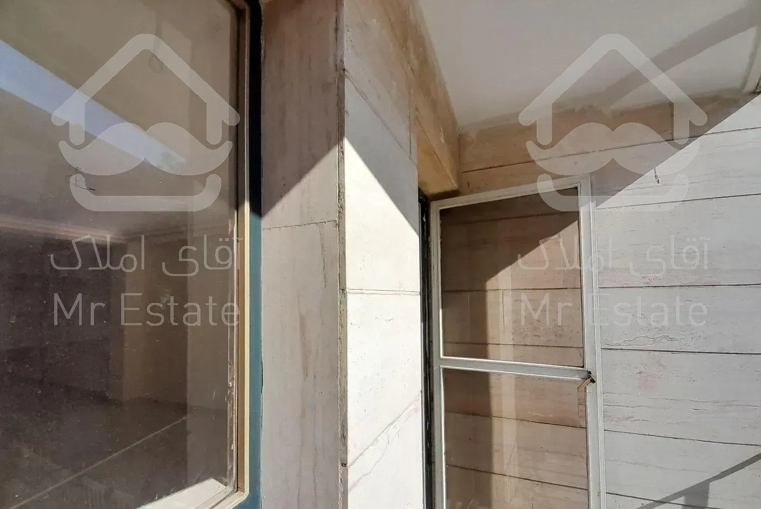 واحد ۱۱۳ متر / ۲ خواب / بازسازی شده