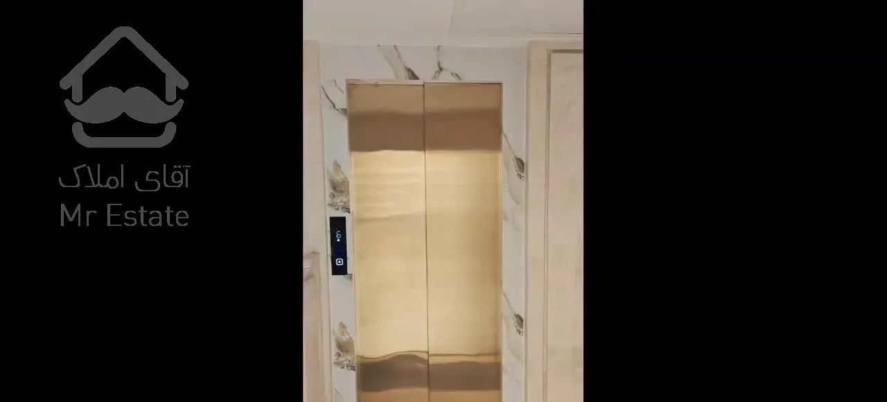 طبقه ششم / ۳۰۰ متر / ۴ خواب / مشهد / شاه پسند