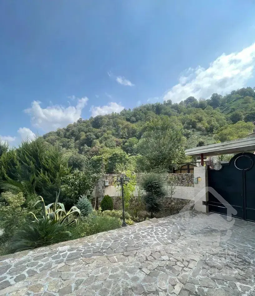 فروش ویلا استخردار با ویو بی نظیر در لیالستان