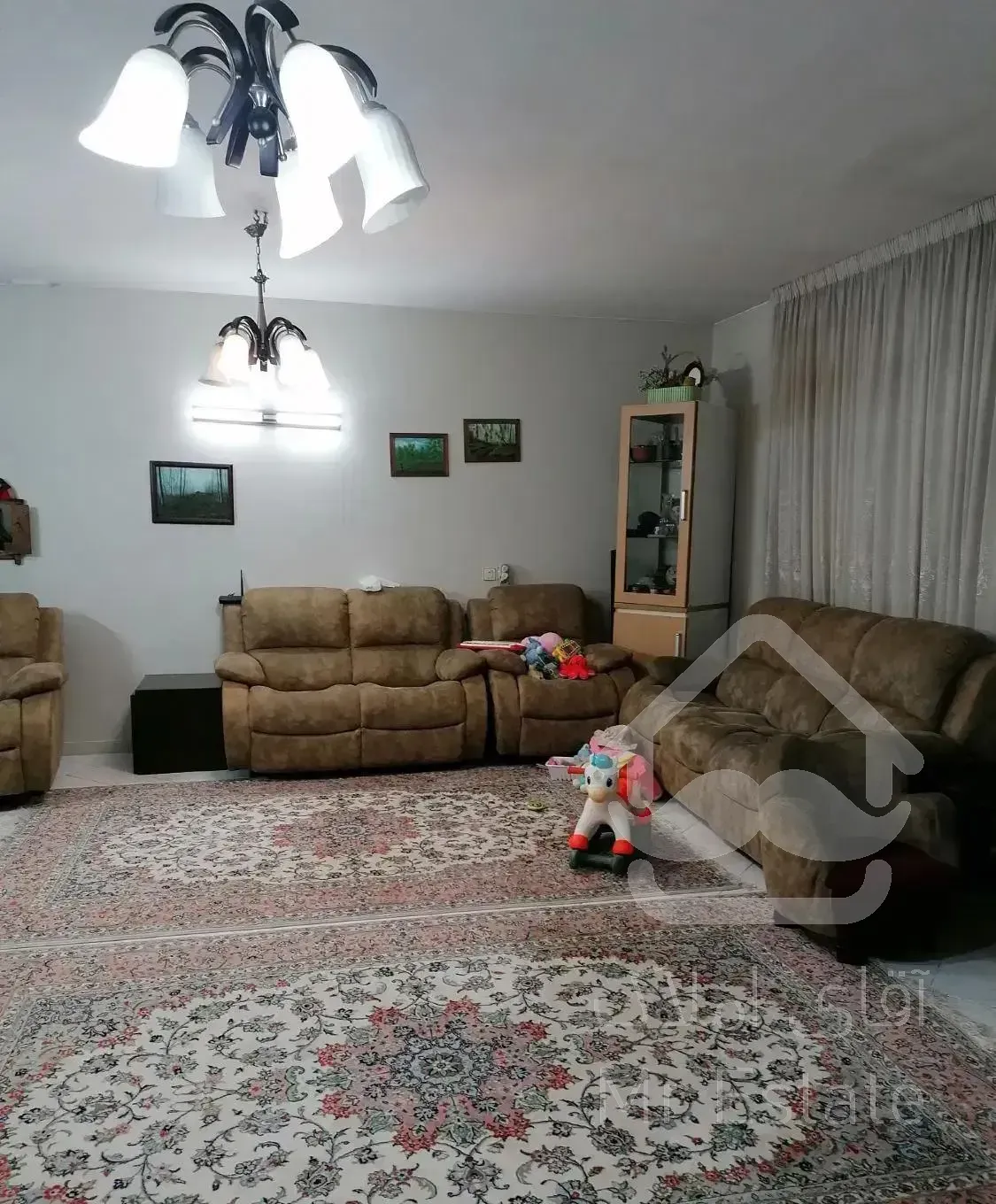 107متر/میدان ولیعصر/دارای پارکینگ و آسانسور