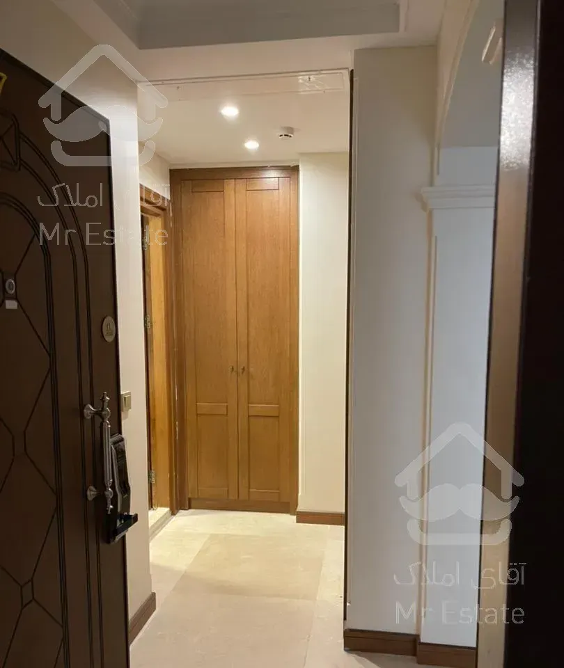 200 متر کلید نخورده /کامرانیه