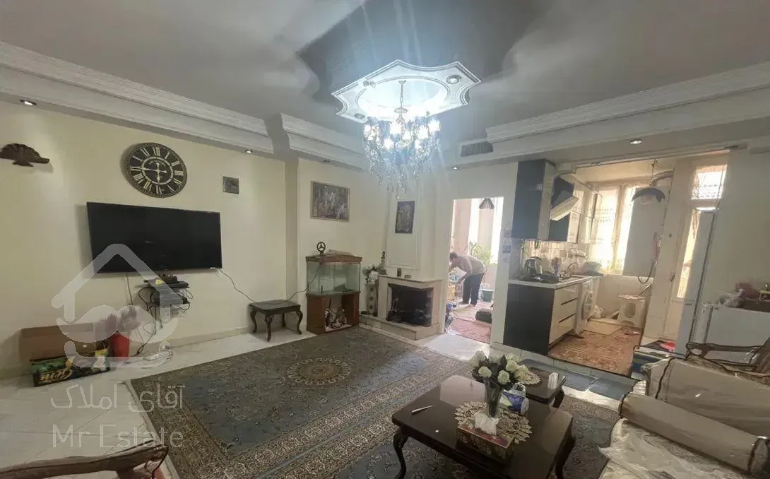 ۵۷ متر فول امکانات چسبیده به بلوار پروین