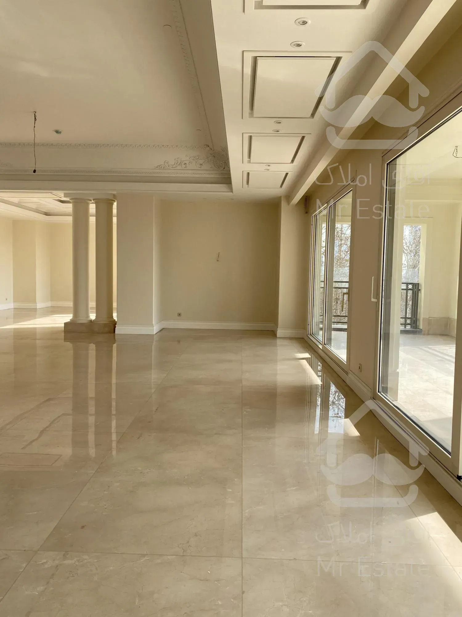 فرشته فروش ۶۰۰ متر تکواحدی با ۹۵ متر تراس