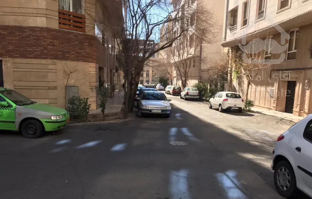 ۴۴ متر    نقشه طلا     نایاب     بر اصلی ناصر سالم