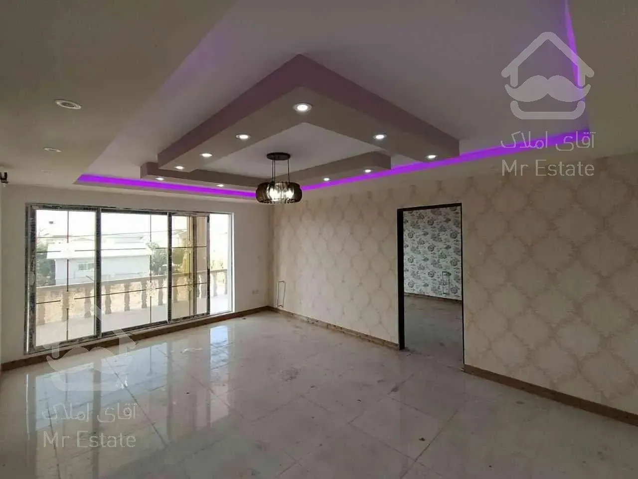 فروشویلا ۲۵۰ متری