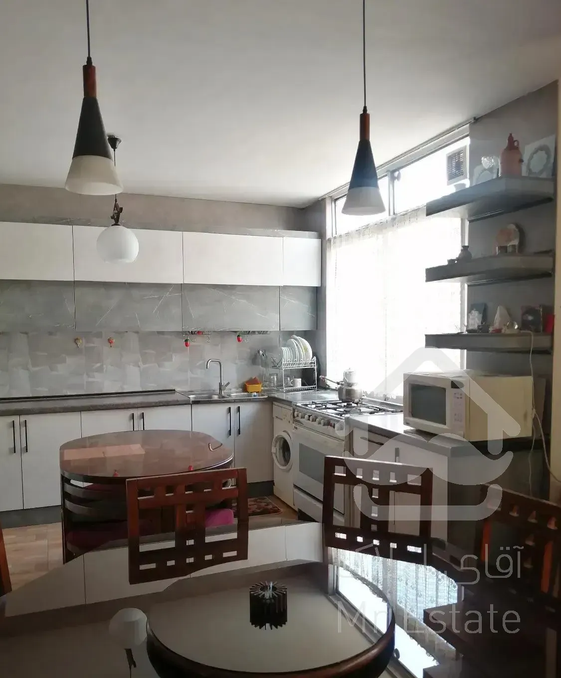 آپارتمان 150 متری سه خواب بازسازی شده