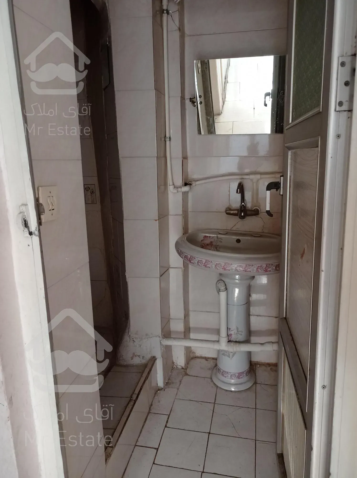 واحد برای فروش . ۵۴متر بر اصلی خ کارون