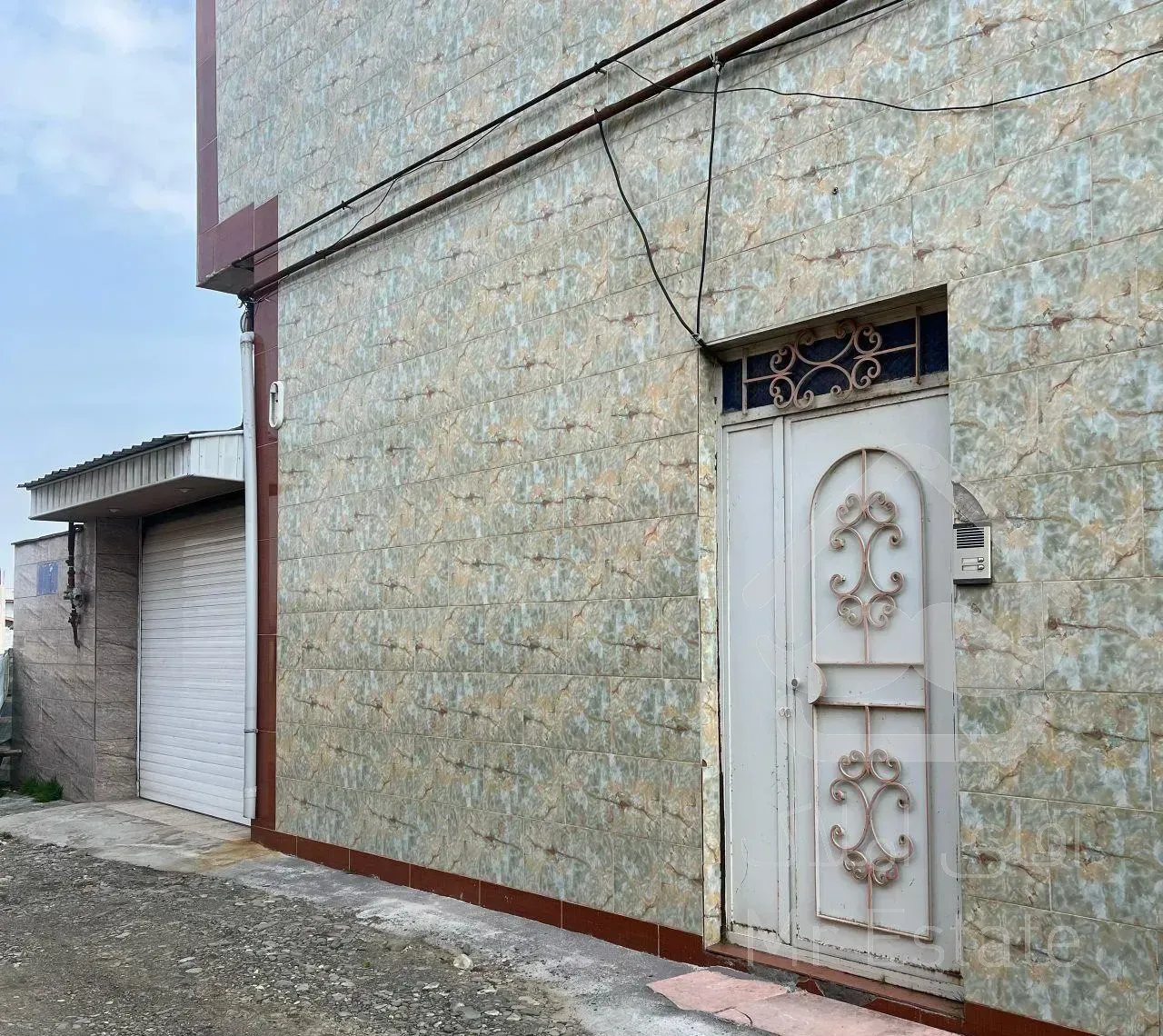 فروش خانه دو طبقه به همراه بهارخواب