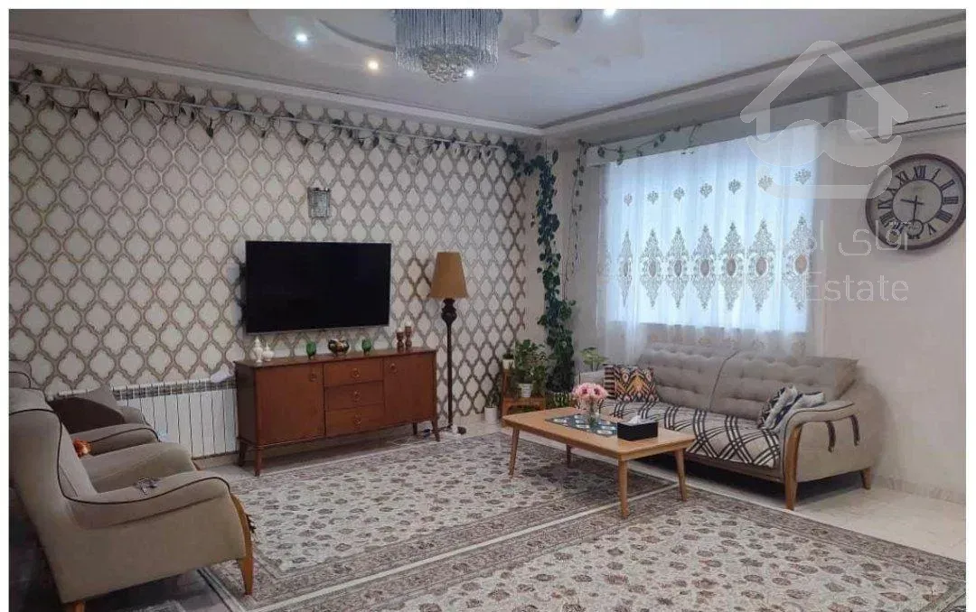 اجاره آپارتمان ۸۰ متری ۲ خوابه طبقه ۱ در انقلاب