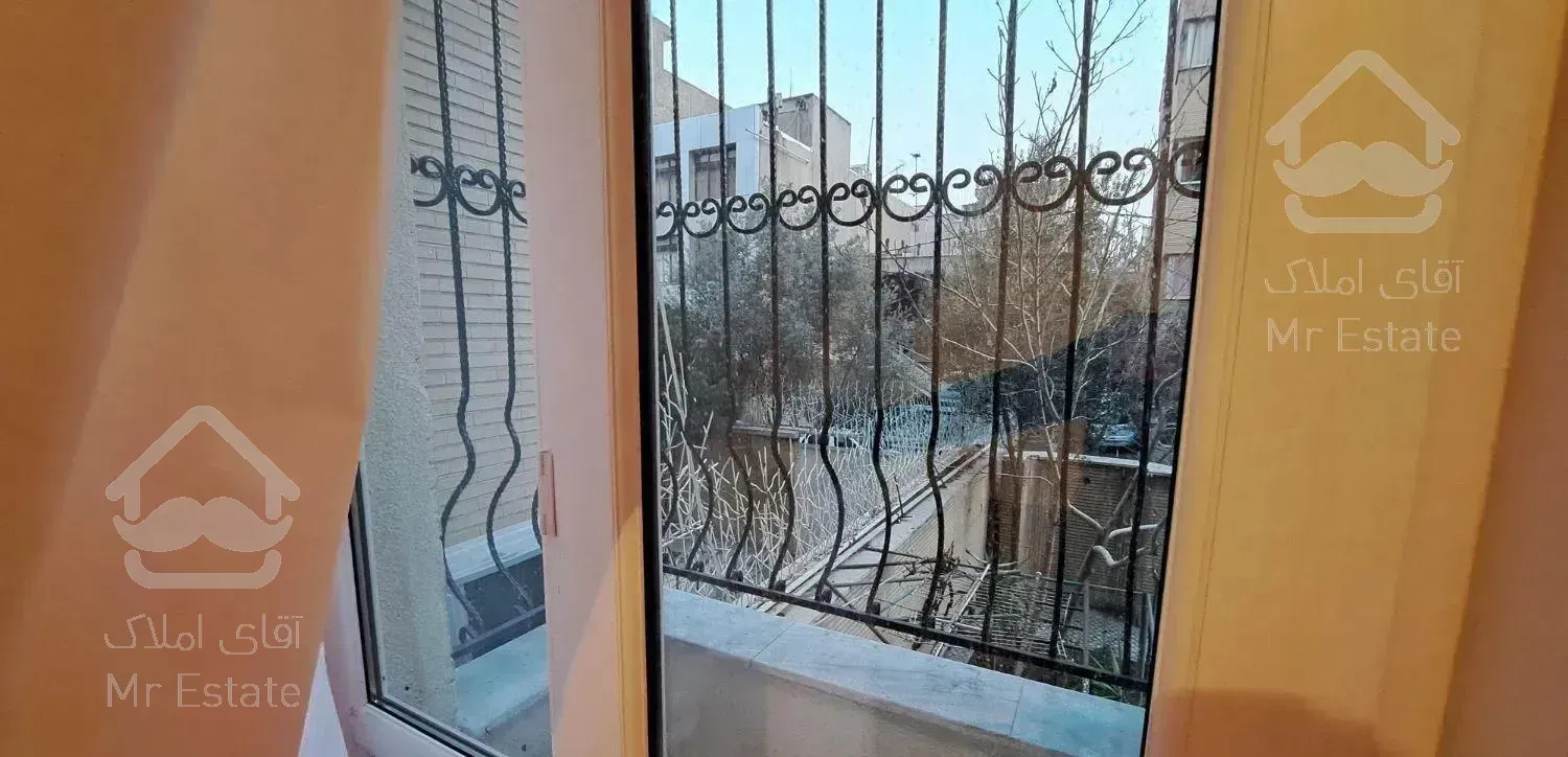 ۹۷ متری/تک واحدی/طبقه اول/ کوچه منطقه