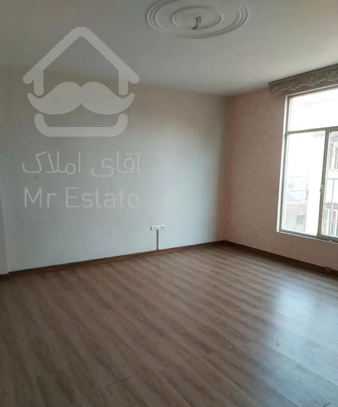 فروش آپارتمان ۴۲ متری ۱ خوابه طبقه ۴ در ایران