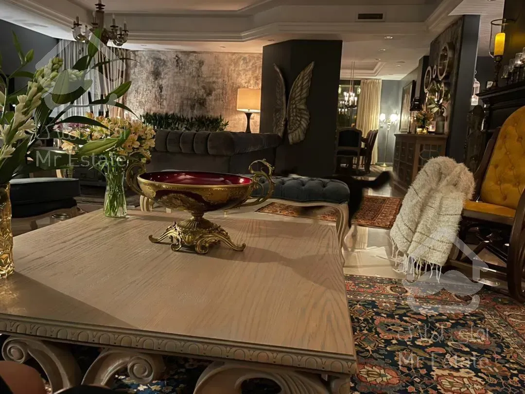 ۲۲۰ متر/ ۳ خواب / اثر هنری / استخر/لوکیشن تاپ