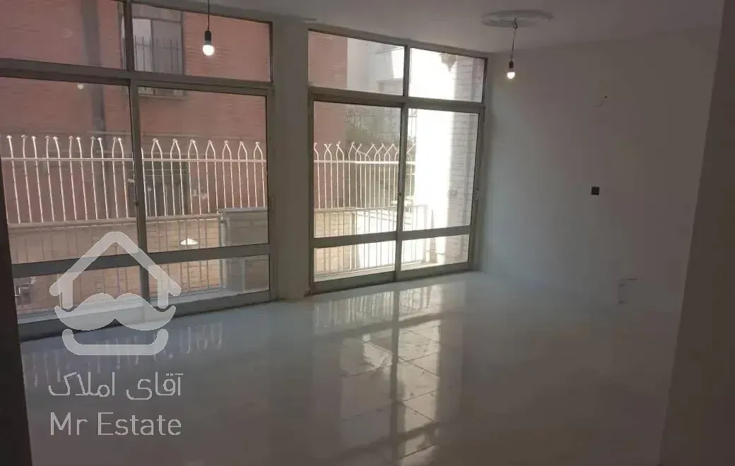 آپارتمان ۹۰ متری طبقه اول تکواحدی بلوار بریانک