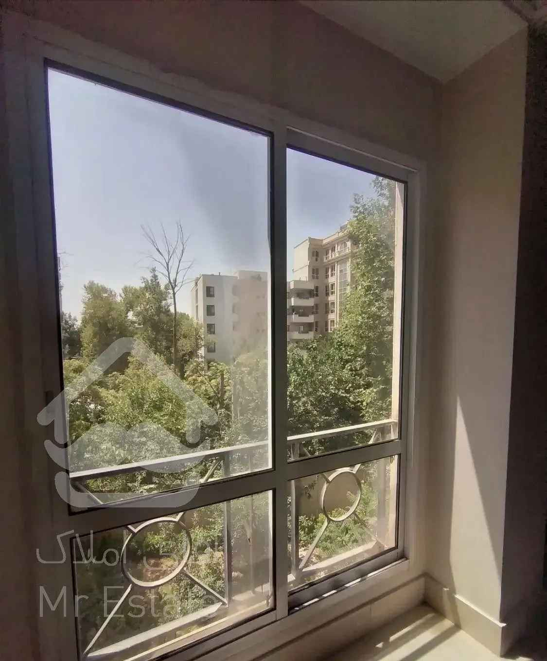 آپارتمان ۱۳۲ متری ۳ خواب/دربند/ فروش فوری