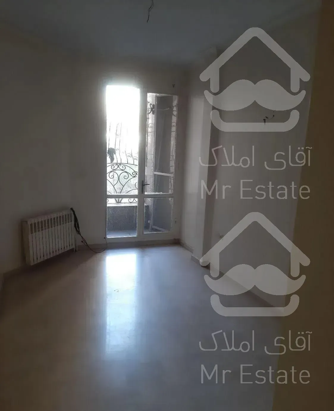 ۱۲۸ سه خواب روبرو باغ