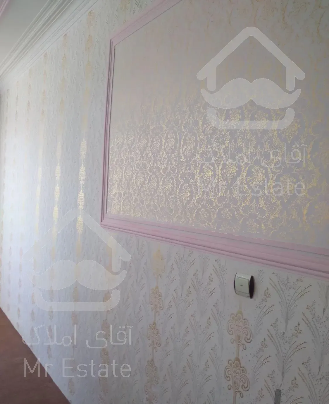 نقاشی ساختمان و طرح کاغذدیواری