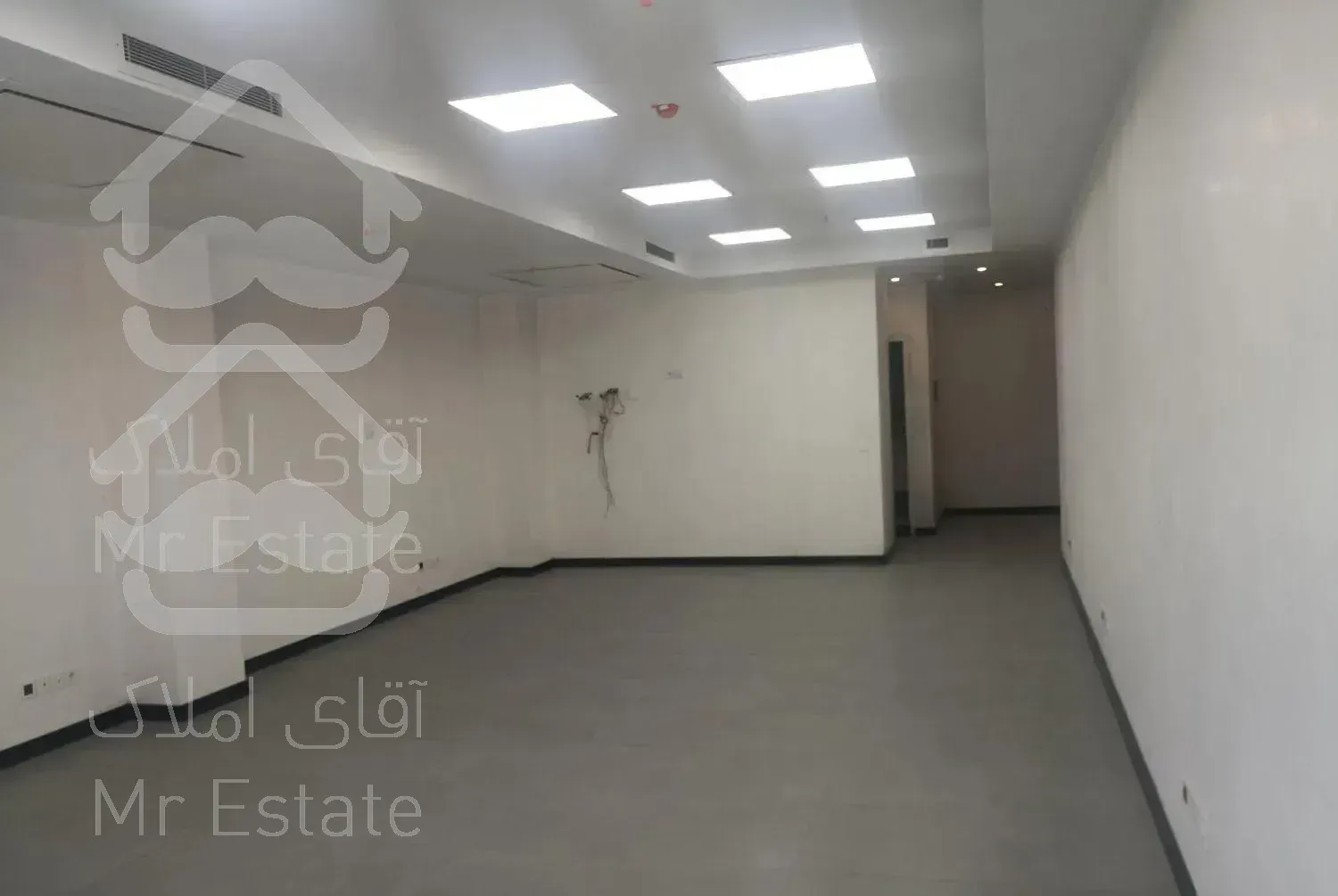 ۷۰متر اداری  آکاداسنتر دریاچه چیتگر*