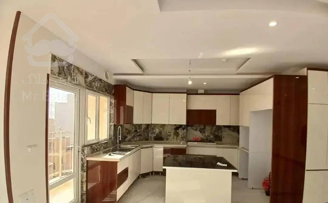 آپارتمان ۱۳۰ متر سه خوابه نوساز تک واحدی