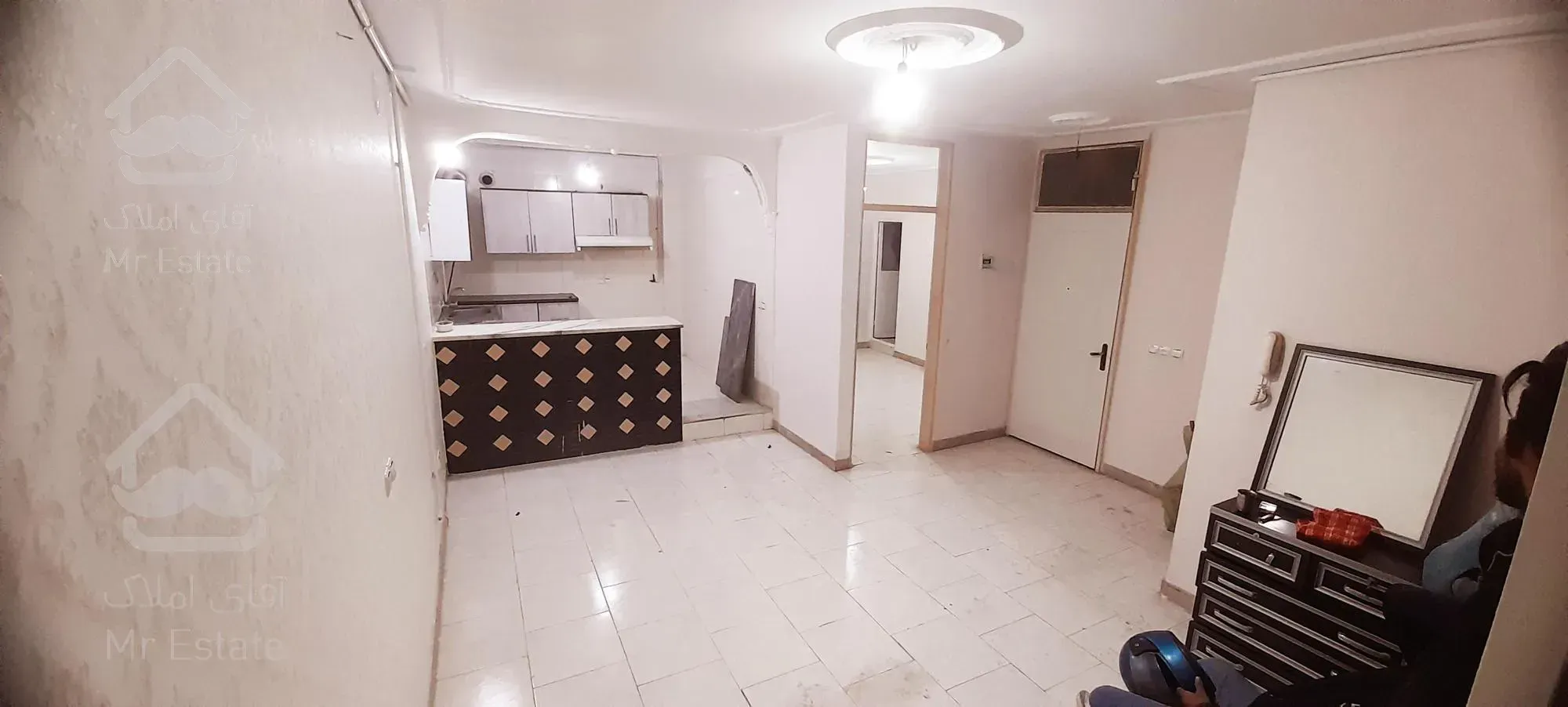 واحد ۷۰ متر تمیز غرق نور