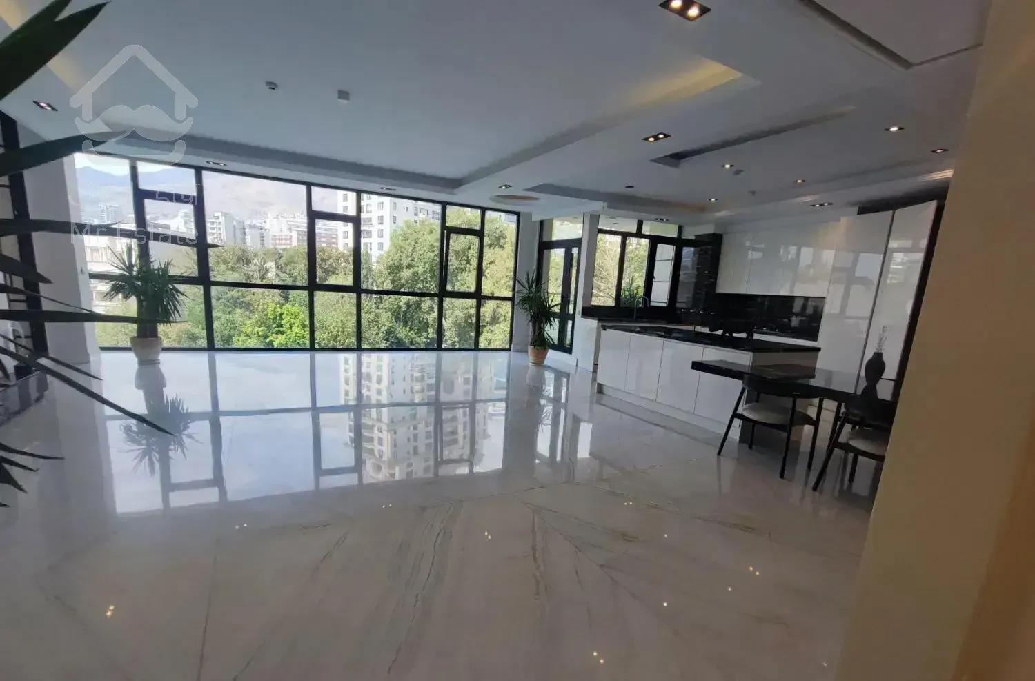 260متر برج باغ  فول مشاعات نیاوران عمار