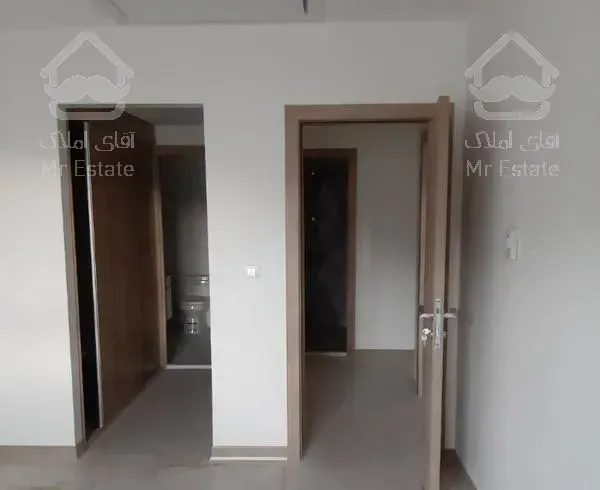آپارتمان ۱۳۰ متری دو خوابه مستردار کلید نخورده