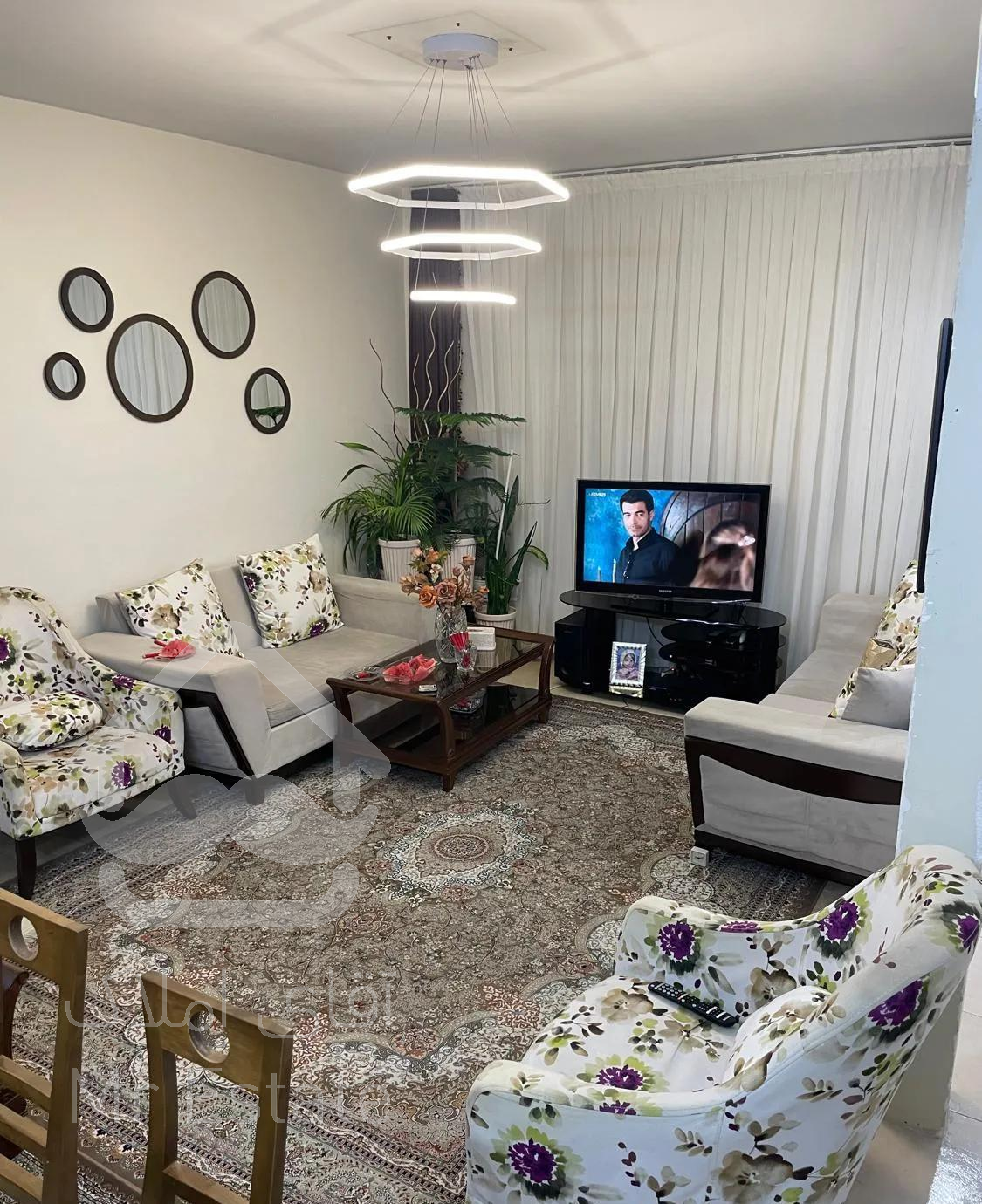 آپارتمان ۴۶متری با پارکینگ و انباری