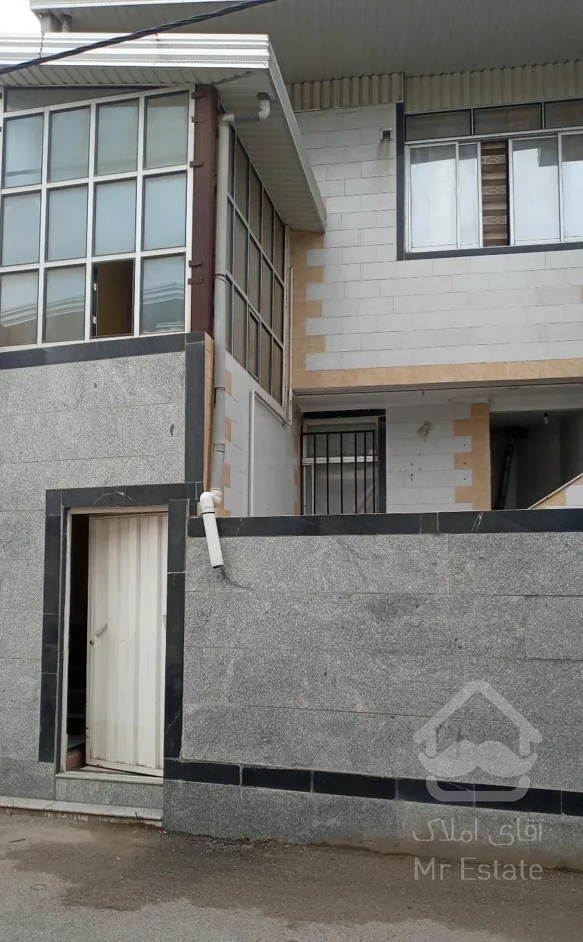 واحد مستقل ۹۲ متری میدان عبوری