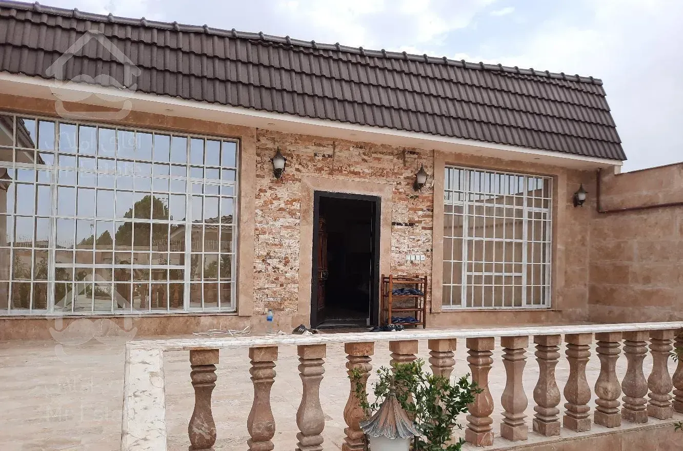 باغ ، استخر آب گرم