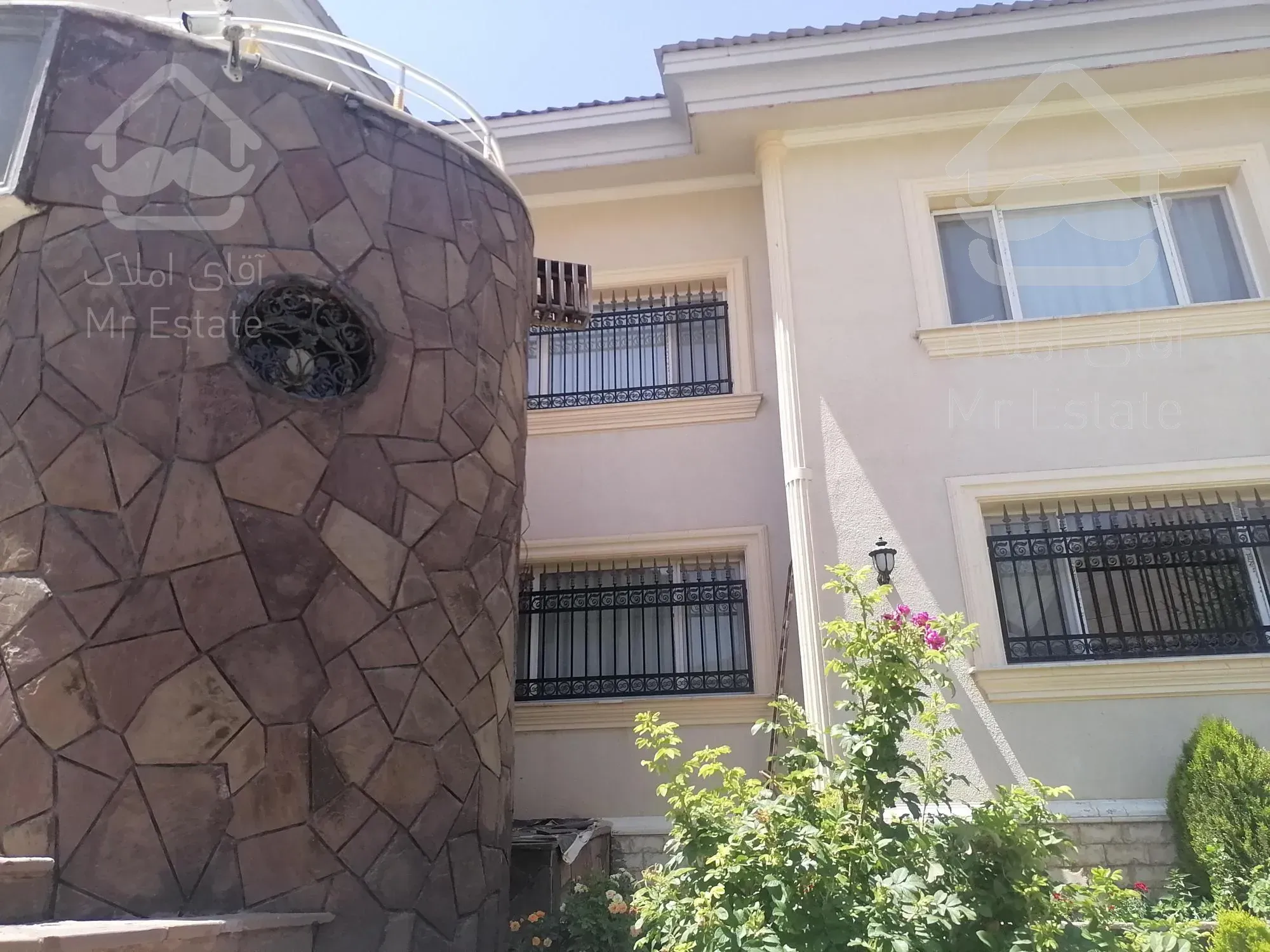 ویلا ۱۴۰۰ متری شهرکی