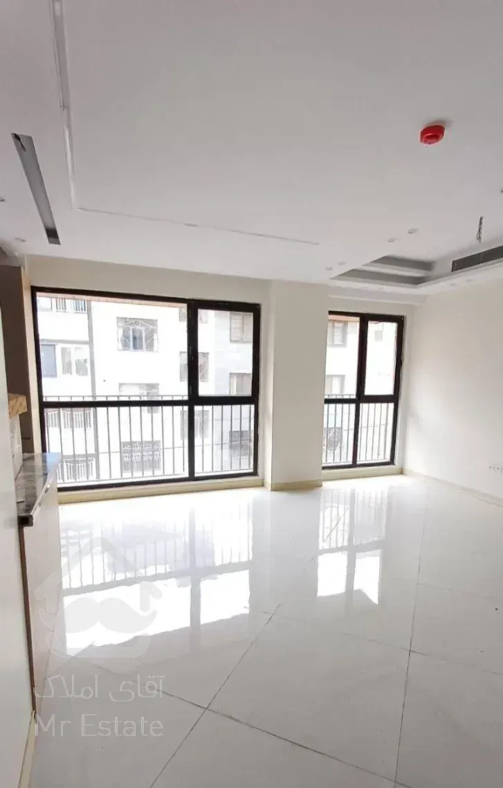 ۶۲م/فول امکانات/کلید نخورده/متریال برند/سالن مربع