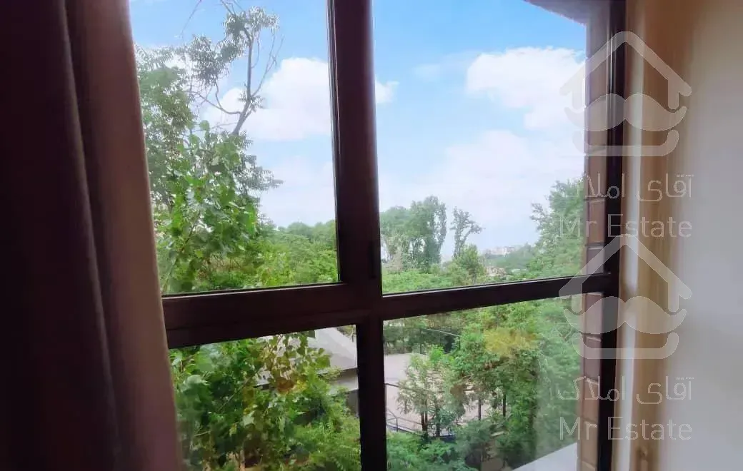 فروش ۱۳۰ متر آپارتمان مشرف به دره درکه