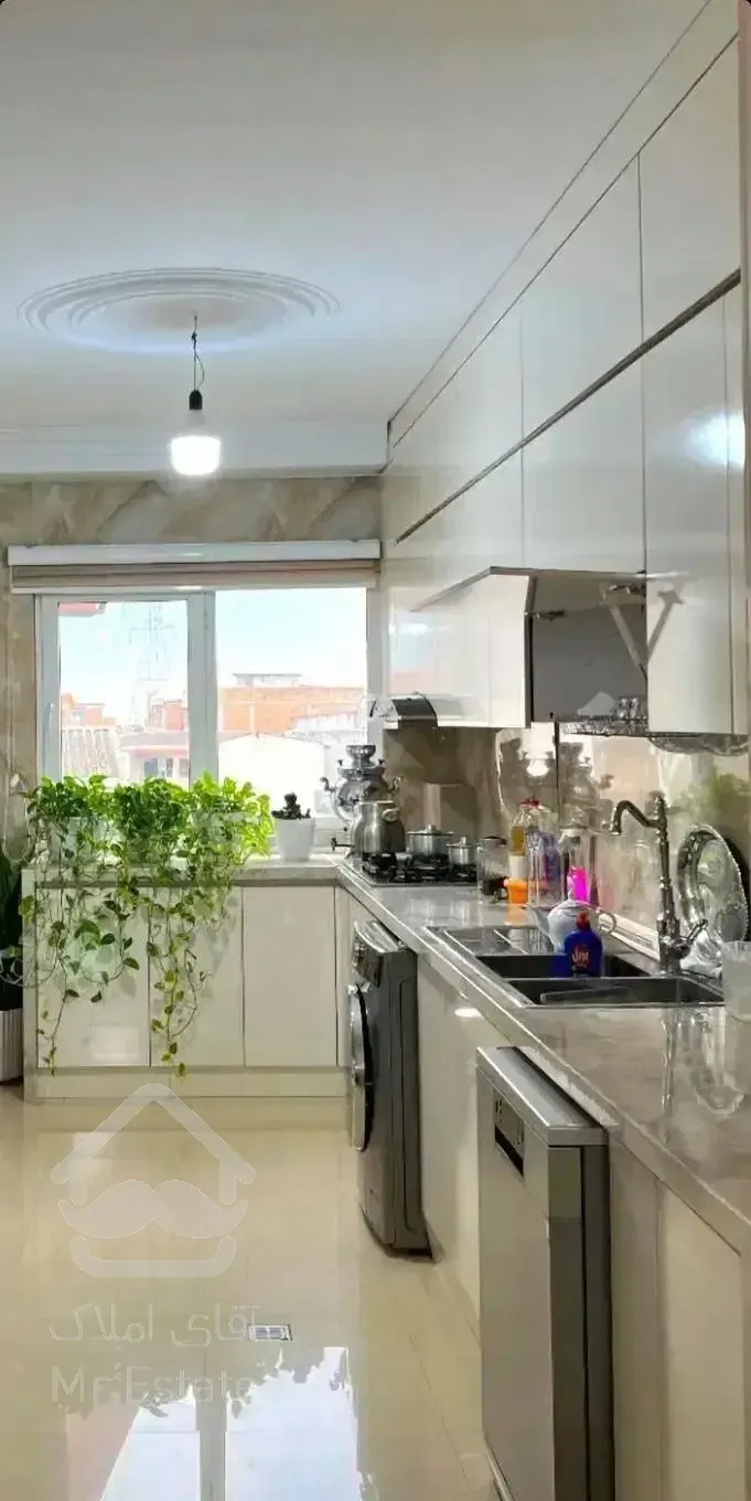 آپارتمان ۱۱۰ متری شیک  خ تهران ابتدا مهتاب