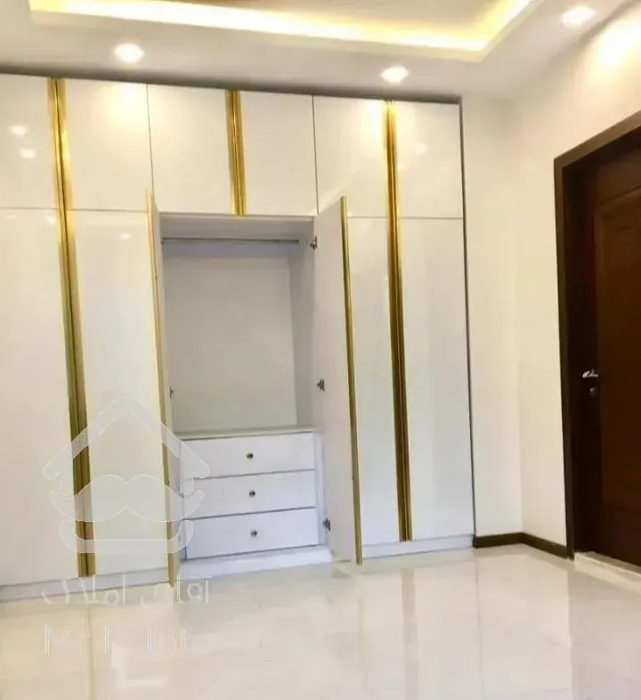 ۷۸ متر ، دو خواب ، سالن‌پرده خور ، سرمایه‌گذاری