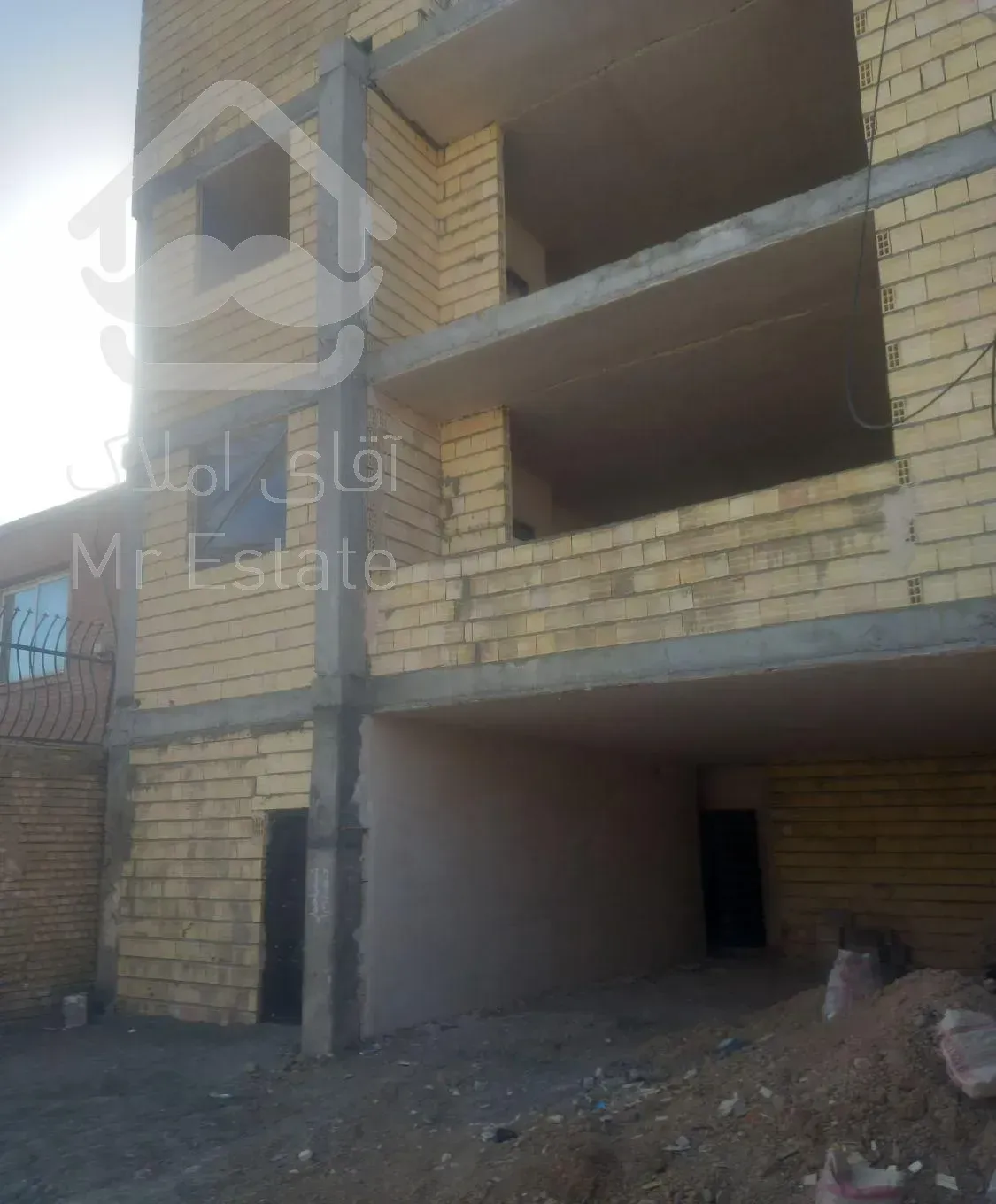 یک طبقه اپارتمان نقدا اقساط