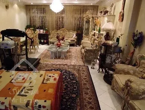 فروش فوری آپارتمان ۹۴ متر طبقه دوم چند قدمی مترو