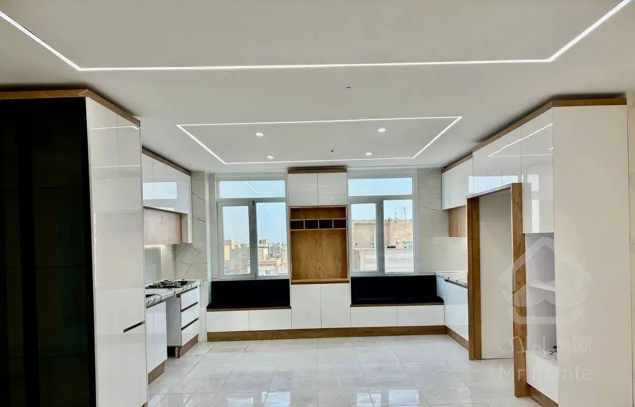 ۱۰۲متری/۲خواب/تاپ لوکیشن منطقه /فول امکانات