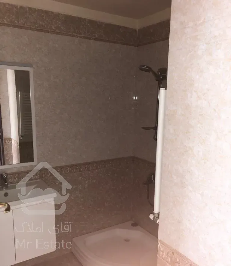 ونک/۱۱۴ متر ۲خواب/بسیار شیک