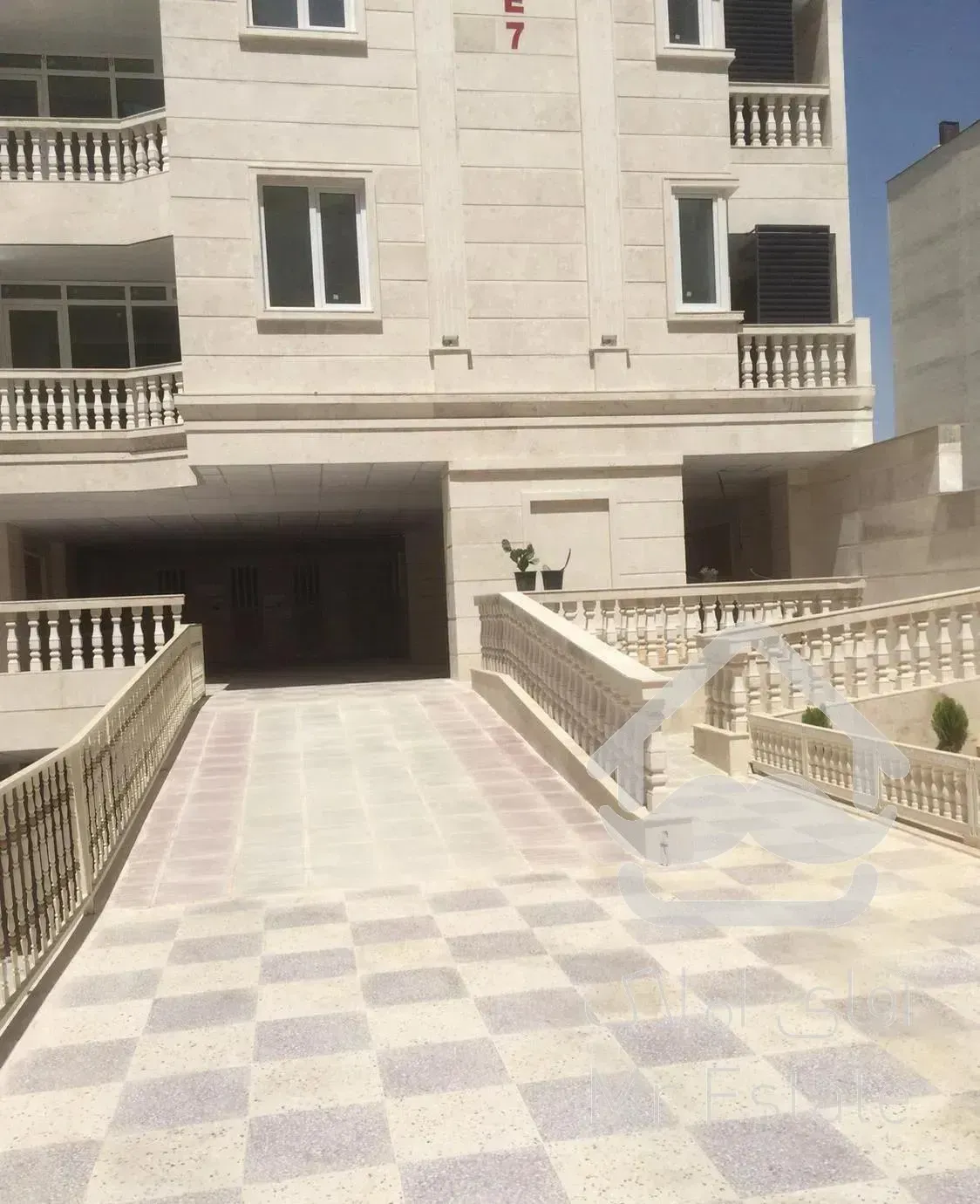 اپارتمان ٢خواب کلیدنخورده